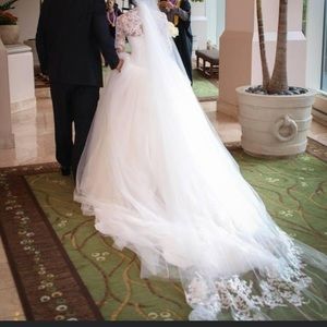 VERA WANG WEDDING DRESS